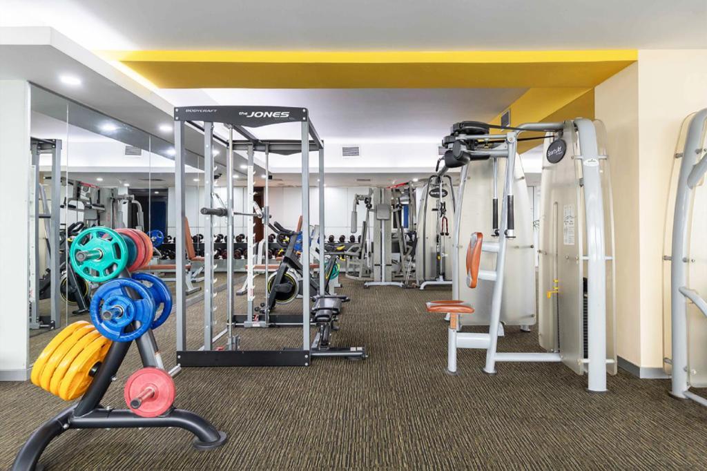 Dhaka Regency Hotel & Resort Dış mekan fotoğraf
