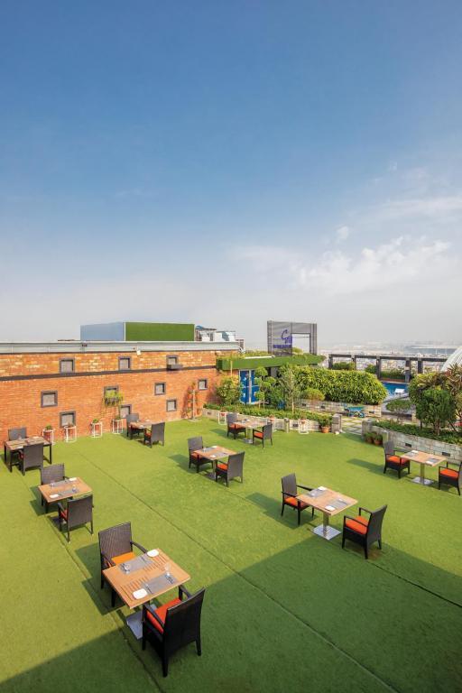 Dhaka Regency Hotel & Resort Dış mekan fotoğraf