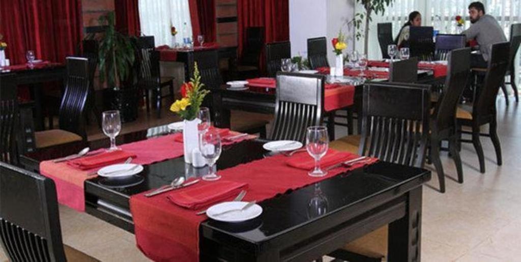 Dhaka Regency Hotel & Resort Dış mekan fotoğraf